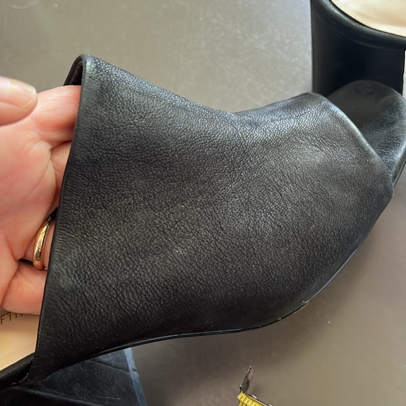 SAKS FIFTH AVE black pumps - Picture 12 of 12